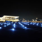 神奈川）川崎の夜空を光の馬が駆け抜ける『Drone Fireworks in 川崎競馬場』