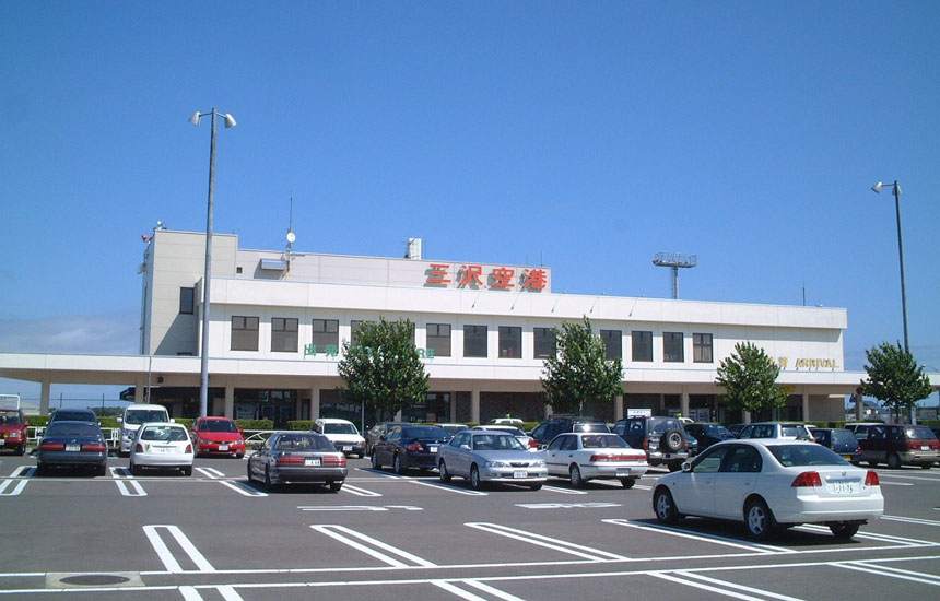 三沢空港