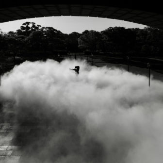 姫路市立美術館 中谷芙二子《白い風景―原初の地球》霧の彫刻 #47769