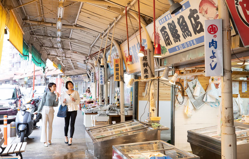 戸尾市場街・とんねる横丁