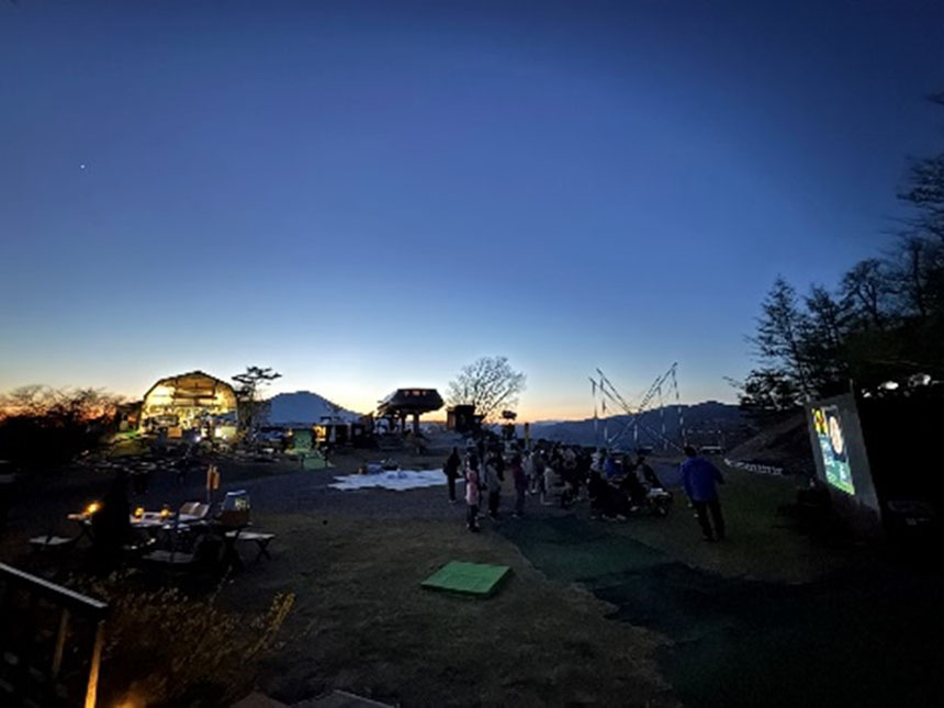 軽井沢プリンスホテルスキー場「サンセット＆ナイト　お月見リフト」
