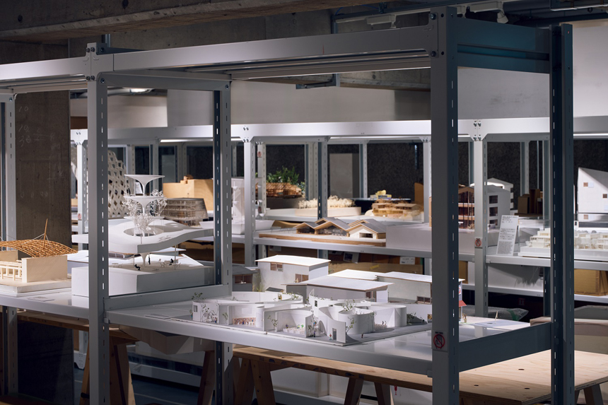 「ガウディ没後100年公式事業 NAKED meets ガウディ展」